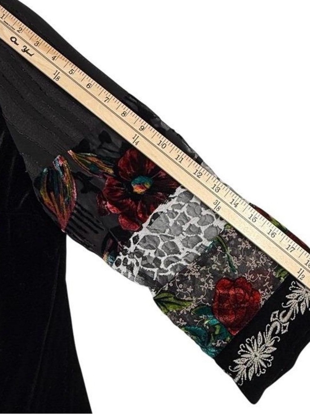 ๐๐๐BOGOHO๐๐๐John Mark Embroidered Velvet Cardigan with Floral Patchwork-Large - Picture 6 of 6